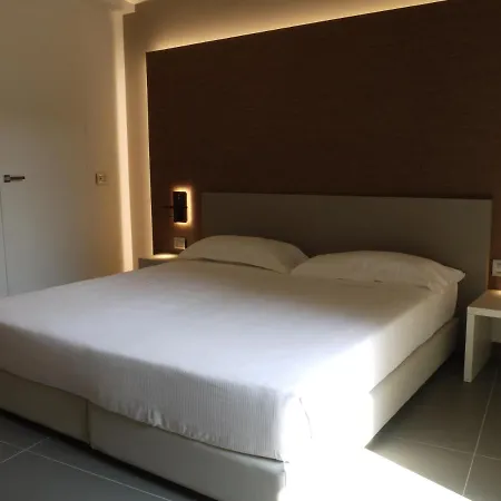 Rb Del Teatro&apartaments אימולה