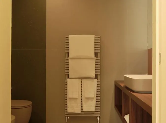 Rb Del Teatro&apartaments לינה וארוחת בוקר אימולה