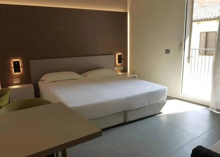 לינה וארוחת בוקר Rb Del Teatro&apartaments 4*