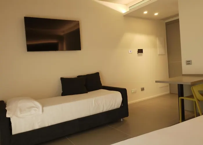 Rb Del Teatro&apartaments לינה וארוחת בוקר אימולה