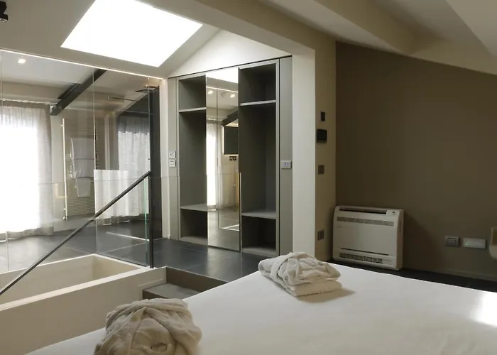 Rb Del Teatro&apartaments לינה וארוחת בוקר 4*