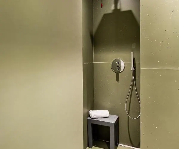 Rb Del Teatro&apartaments 4* אימולה