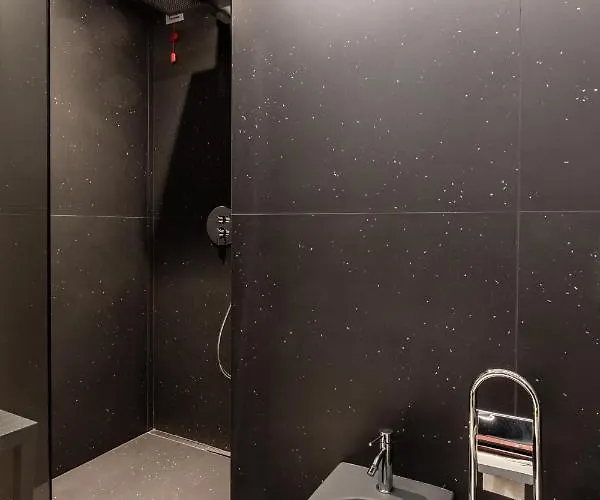 Rb Del Teatro&apartaments 4* אימולה