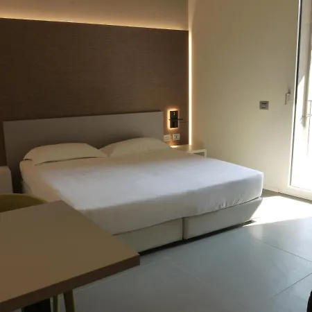 Alojamento de Acomodação e Pequeno-almoço Rb Del Teatro&apartaments 4*