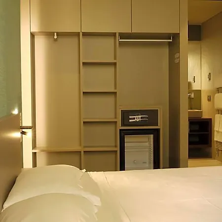 Rb Del Teatro&apartaments 4* Imola