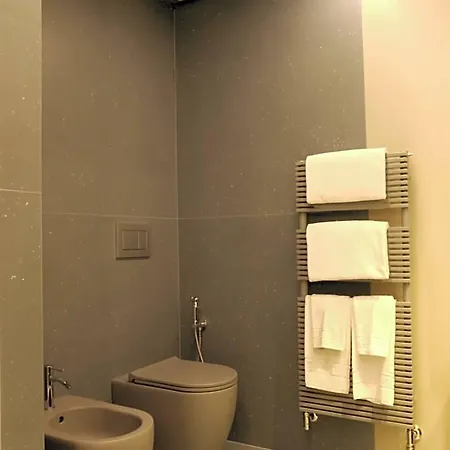 Rb Del Teatro&apartaments 4* Имола