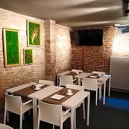 Rb Del Teatro&apartaments 4* Imola