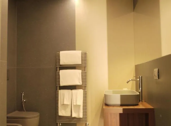 Rb Del Teatro&apartaments Panzió Imola